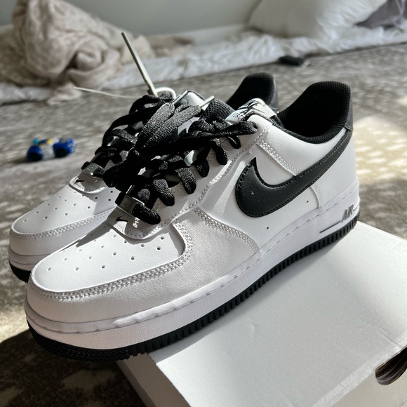 Men’s Nike Air Force 1s black and white - Picture 1 of 5